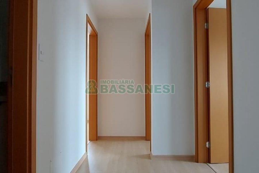 Apartamento com 85m², 3 dormitórios, 2 vagas, no bairro Centro em Caxias do Sul para Comprar