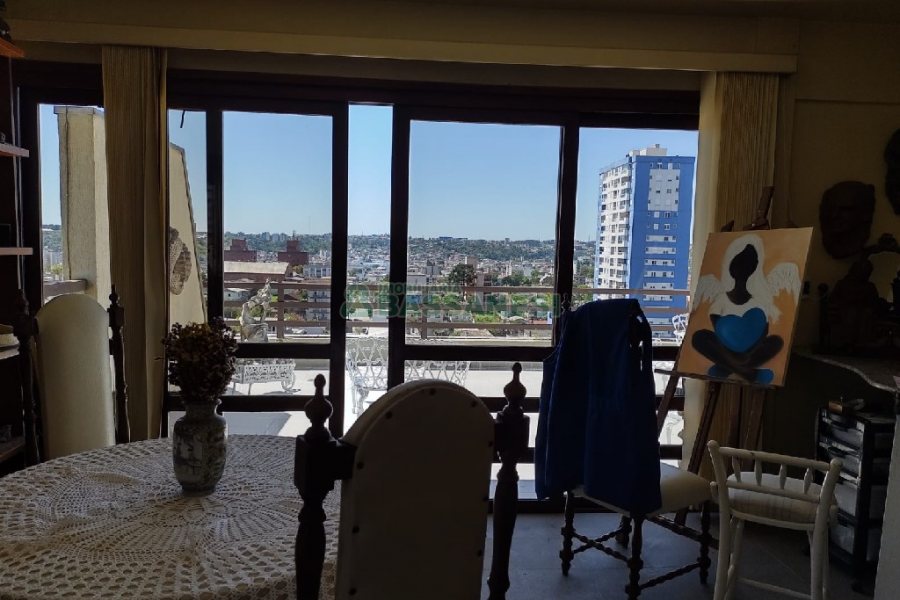 Apto/Cobertura com 424m², 4 dormitórios, 5 vagas, no bairro São Pelegrino em Caxias do Sul para Comprar