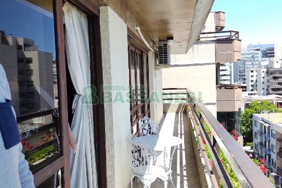 Apto/Cobertura com 424m², 4 dormitórios, 5 vagas, no bairro São Pelegrino em Caxias do Sul para Comprar