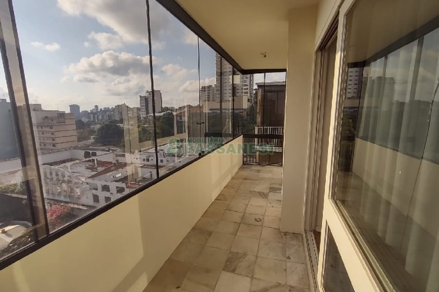 Apartamento com 156m², 3 dormitórios, 1 vaga, no bairro Lourdes em Caxias do Sul para Comprar