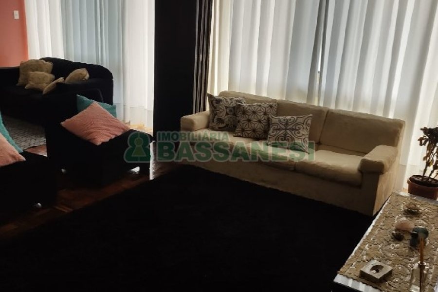 Apartamento com 156m², 3 dormitórios, 1 vaga, no bairro Lourdes em Caxias do Sul para Comprar