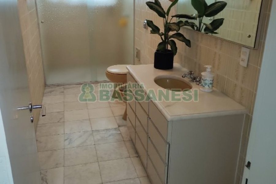 Apartamento com 156m², 3 dormitórios, 1 vaga, no bairro Lourdes em Caxias do Sul para Comprar