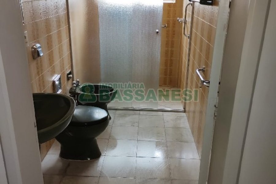 Apartamento com 156m², 3 dormitórios, 1 vaga, no bairro Lourdes em Caxias do Sul para Comprar
