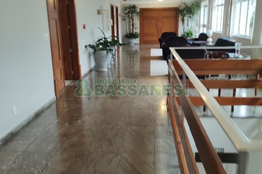 Apartamento com 156m², 3 dormitórios, 1 vaga, no bairro Lourdes em Caxias do Sul para Comprar