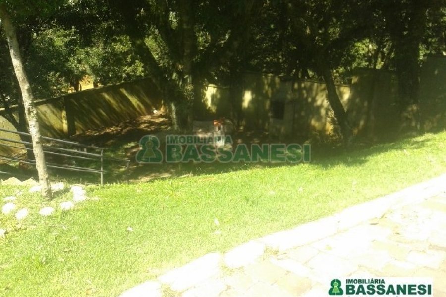 Sobrado com 63m², 2 dormitórios, 1 vaga, no bairro Nossa Senhora do Rosário em Caxias do Sul para Comprar