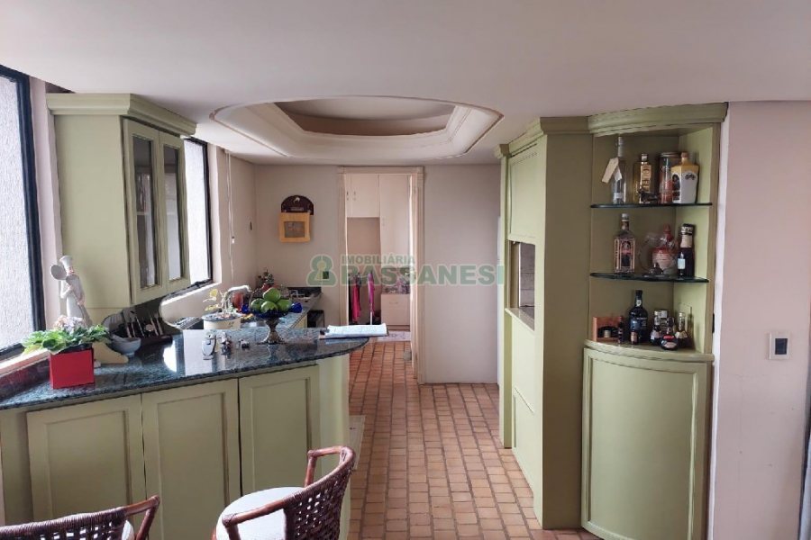 Apto/Cobertura com 317m², 4 dormitórios, 6 vagas, no bairro Madureira em Caxias do Sul para Comprar