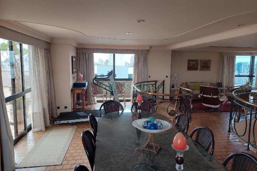 Apto/Cobertura com 317m², 4 dormitórios, 6 vagas, no bairro Madureira em Caxias do Sul para Comprar