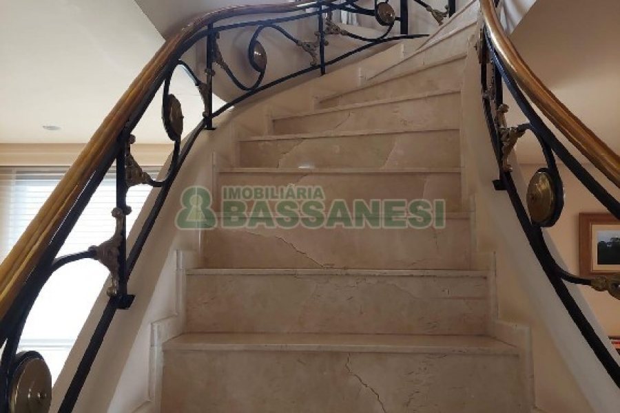 Apto/Cobertura com 317m², 4 dormitórios, 6 vagas, no bairro Madureira em Caxias do Sul para Comprar