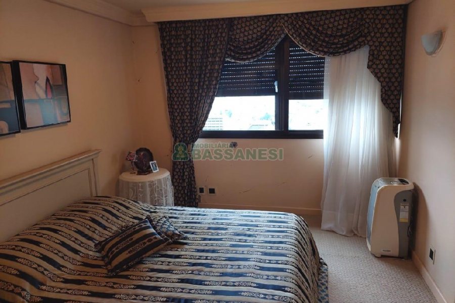 Apto/Cobertura com 317m², 4 dormitórios, 6 vagas, no bairro Madureira em Caxias do Sul para Comprar