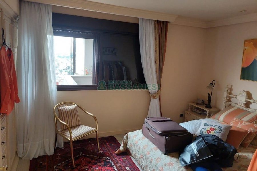 Apto/Cobertura com 317m², 4 dormitórios, 6 vagas, no bairro Madureira em Caxias do Sul para Comprar