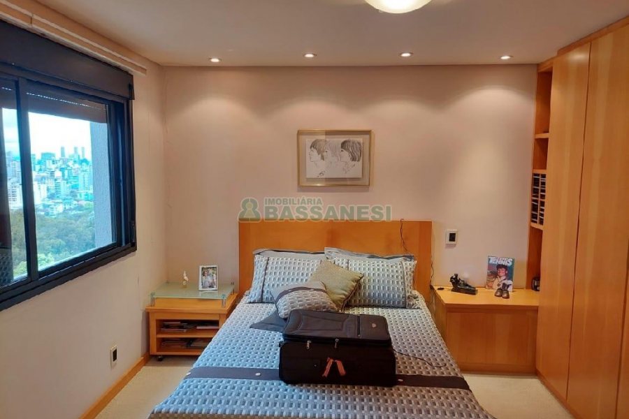 Apto/Cobertura com 317m², 4 dormitórios, 6 vagas, no bairro Madureira em Caxias do Sul para Comprar