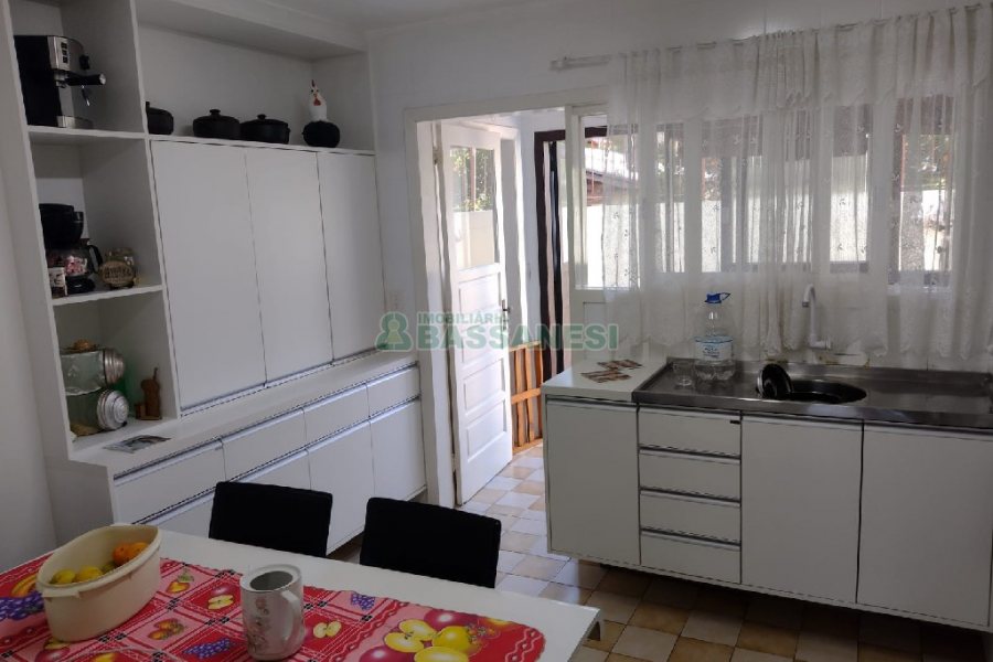 Apartamento com 95m², 2 dormitórios, 1 vaga, no bairro Madureira em Caxias do Sul para Comprar