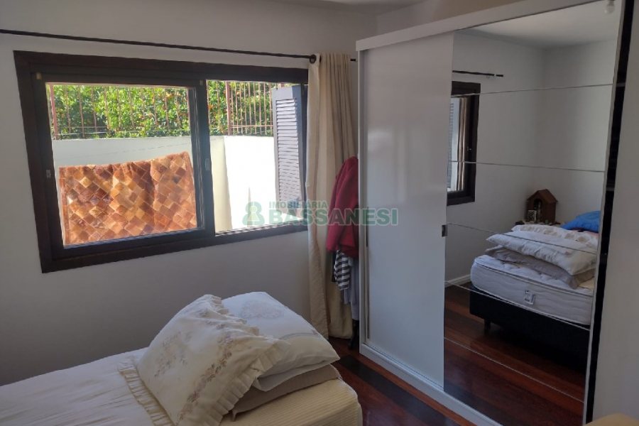 Apartamento com 95m², 2 dormitórios, 1 vaga, no bairro Madureira em Caxias do Sul para Comprar