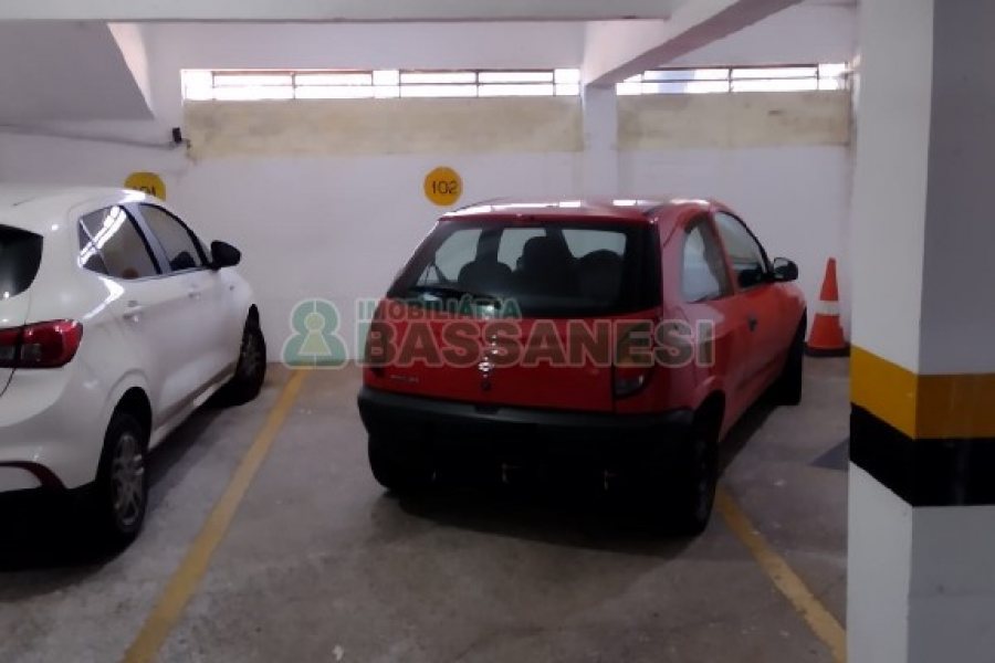 Apartamento com 95m², 2 dormitórios, 1 vaga, no bairro Madureira em Caxias do Sul para Comprar