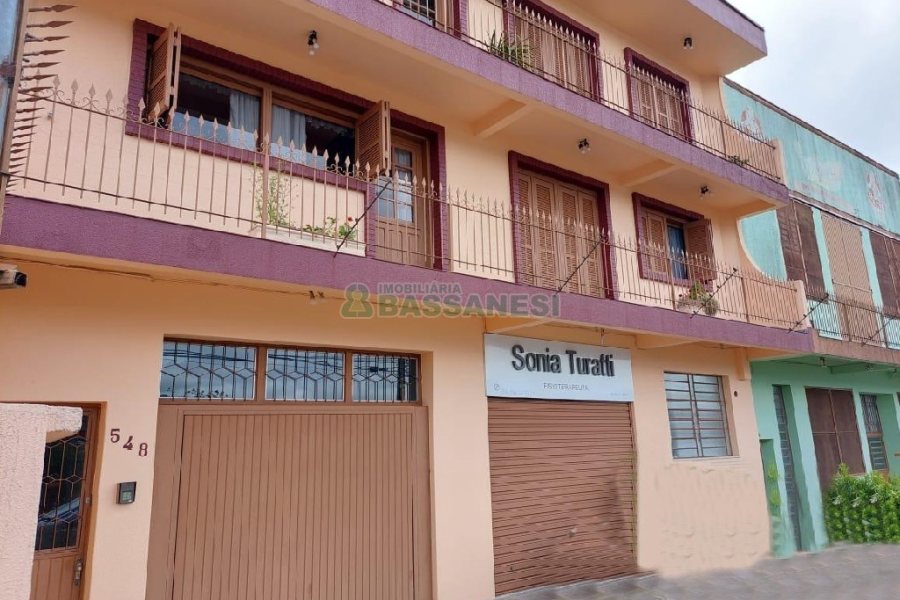 Loja Mobiliada com 77m², no bairro Pioneiro em Caxias do Sul para Alugar