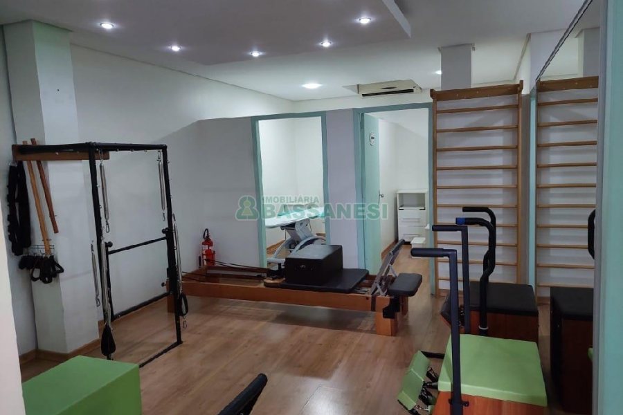 Loja Mobiliada com 77m², no bairro Pioneiro em Caxias do Sul para Alugar