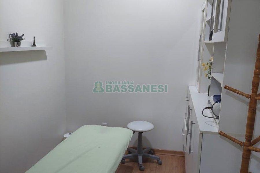 Loja Mobiliada com 77m², no bairro Pioneiro em Caxias do Sul para Alugar