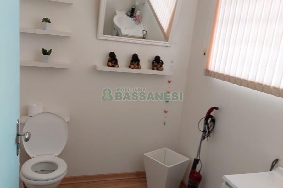 Loja Mobiliada com 77m², no bairro Pioneiro em Caxias do Sul para Alugar