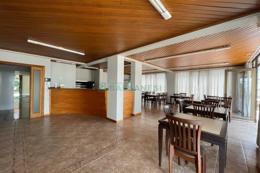 Apto Mobiliado com 187m², 3 dormitórios, 2 vagas, no bairro Lourdes em Caxias do Sul para Comprar