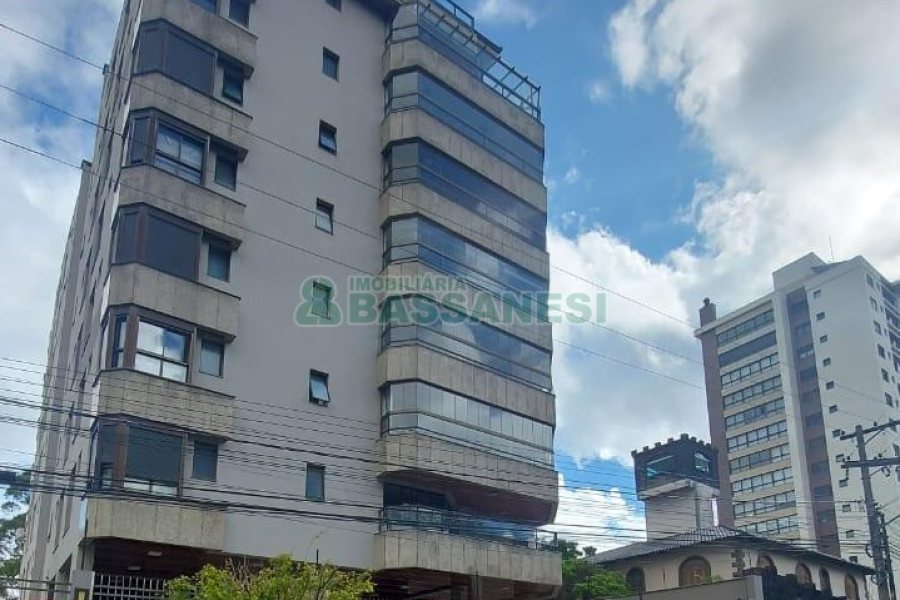 Apto Mobiliado com 187m², 3 dormitórios, 2 vagas, no bairro Lourdes em Caxias do Sul para Comprar