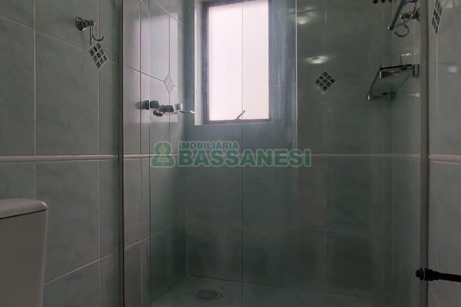 Apto Mobiliado com 187m², 3 dormitórios, 2 vagas, no bairro Lourdes em Caxias do Sul para Comprar