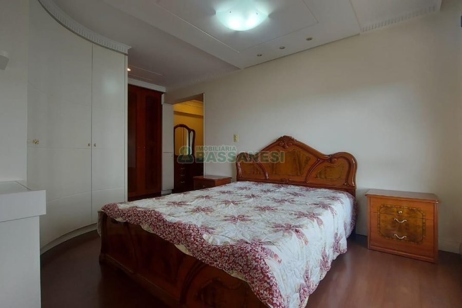 Apto Mobiliado com 187m², 3 dormitórios, 2 vagas, no bairro Lourdes em Caxias do Sul para Comprar