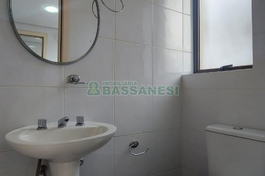 Apto Mobiliado com 187m², 3 dormitórios, 2 vagas, no bairro Lourdes em Caxias do Sul para Comprar