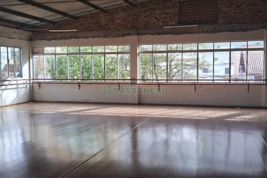 Loja com 540m², no bairro Panazzolo em Caxias do Sul para Alugar