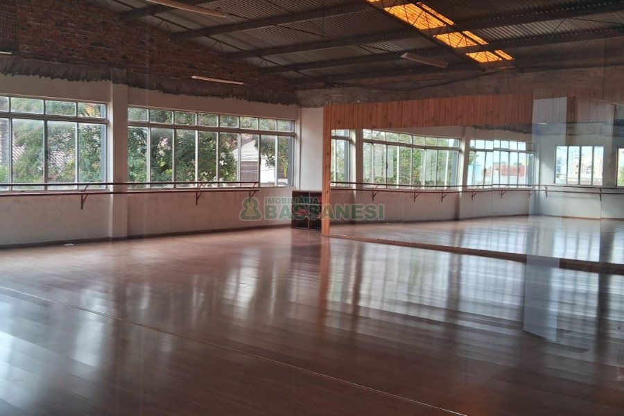 Loja com 540m², no bairro Panazzolo em Caxias do Sul para Alugar