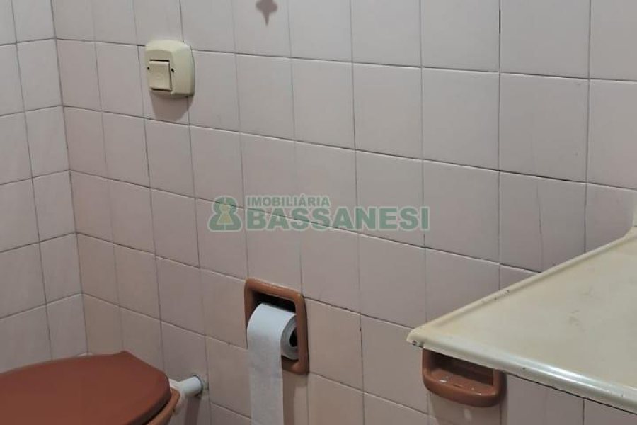 Loja com 540m², no bairro Panazzolo em Caxias do Sul para Alugar