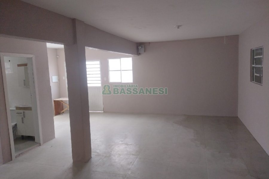 Casa com 300m², 5 dormitórios, 4 vagas, no bairro Nossa Senhora de Fátima em Caxias do Sul para Comprar