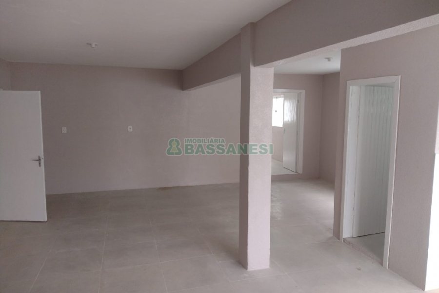 Casa com 300m², 5 dormitórios, 4 vagas, no bairro Nossa Senhora de Fátima em Caxias do Sul para Comprar