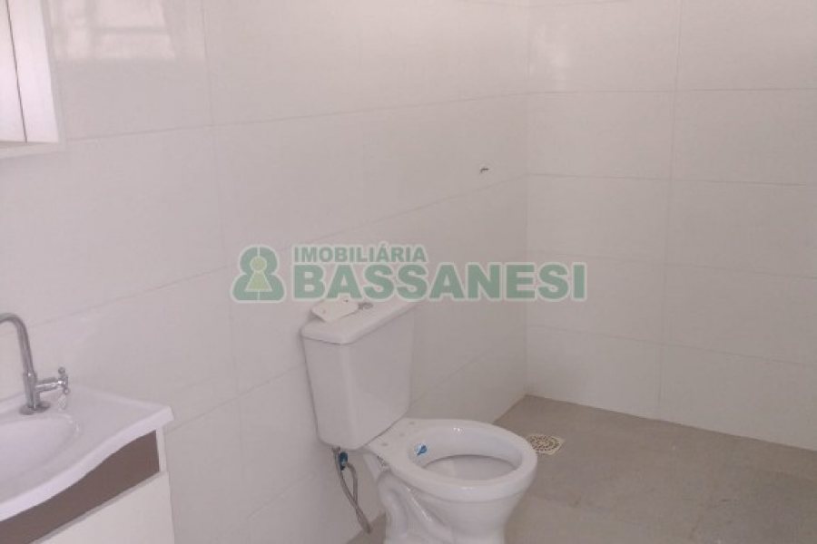 Casa com 300m², 5 dormitórios, 4 vagas, no bairro Nossa Senhora de Fátima em Caxias do Sul para Comprar