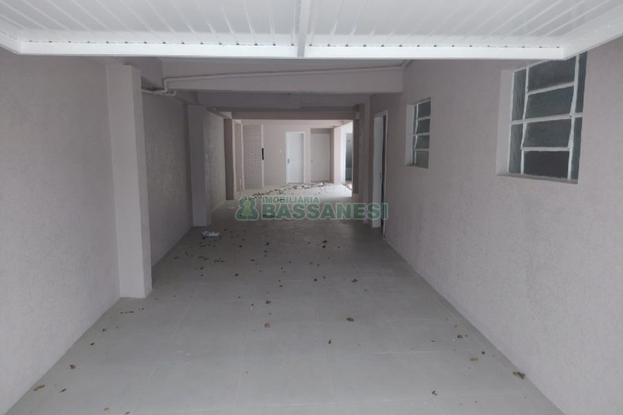 Casa com 300m², 5 dormitórios, 4 vagas, no bairro Nossa Senhora de Fátima em Caxias do Sul para Comprar