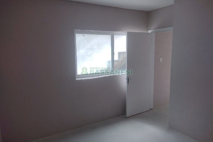 Casa com 300m², 5 dormitórios, 4 vagas, no bairro Nossa Senhora de Fátima em Caxias do Sul para Comprar