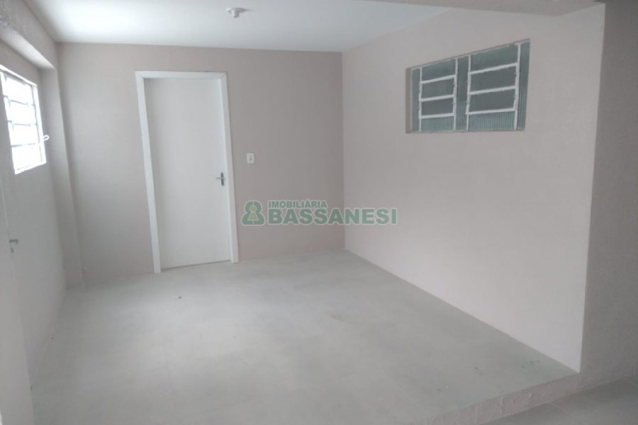 Casa com 300m², 5 dormitórios, 4 vagas, no bairro Nossa Senhora de Fátima em Caxias do Sul para Comprar