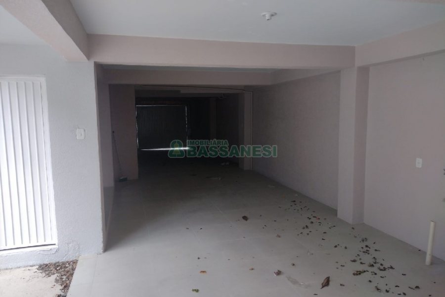 Casa com 300m², 5 dormitórios, 4 vagas, no bairro Nossa Senhora de Fátima em Caxias do Sul para Comprar