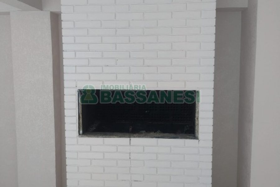 Casa com 300m², 5 dormitórios, 4 vagas, no bairro Nossa Senhora de Fátima em Caxias do Sul para Comprar