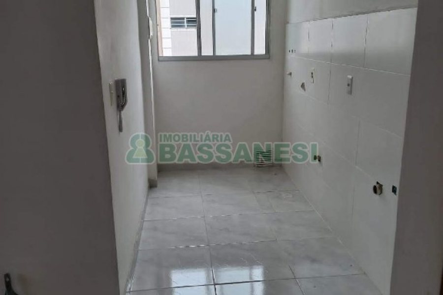 Apartamento com 40m², 2 dormitórios, 1 vaga, no bairro Bela Vista em Caxias do Sul para Alugar