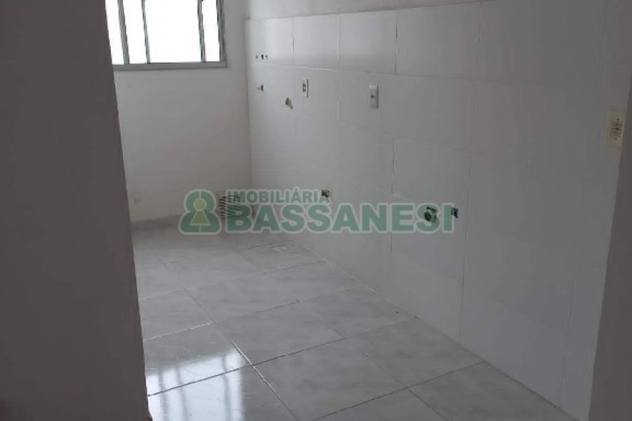 Apartamento com 40m², 2 dormitórios, 1 vaga, no bairro Bela Vista em Caxias do Sul para Alugar