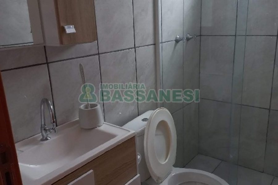 Apartamento com 40m², 2 dormitórios, 1 vaga, no bairro Bela Vista em Caxias do Sul para Alugar