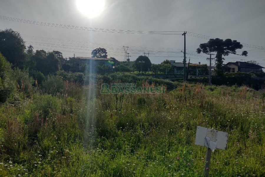 Terreno com 375m², no bairro Nossa Senhora da Saúde em Caxias do Sul para Comprar