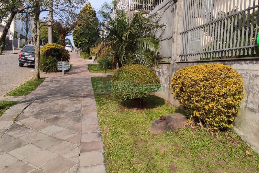 Sobrado com 257m², 4 dormitórios, 3 vagas, no bairro Colina Sorriso em Caxias do Sul para Comprar