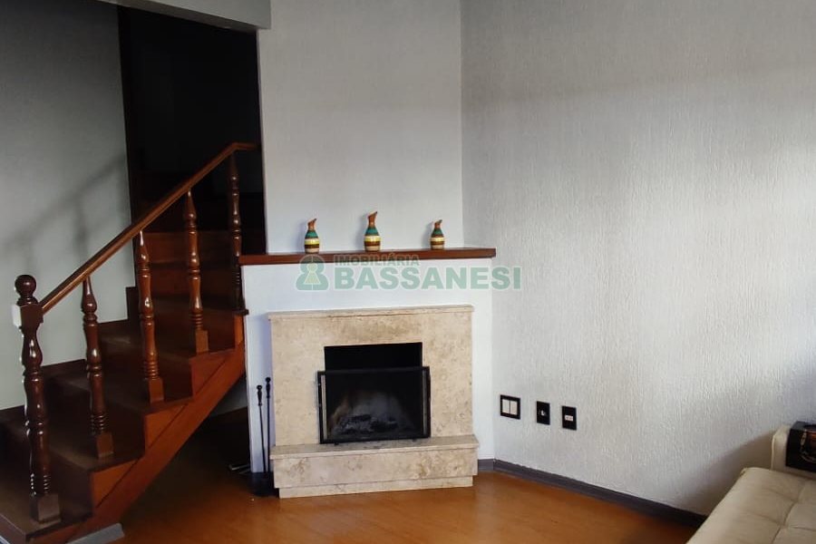 Sobrado com 257m², 4 dormitórios, 3 vagas, no bairro Colina Sorriso em Caxias do Sul para Comprar