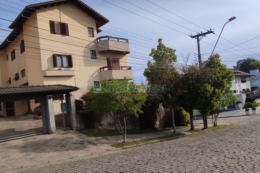 Sobrado com 257m², 4 dormitórios, 3 vagas, no bairro Colina Sorriso em Caxias do Sul para Comprar