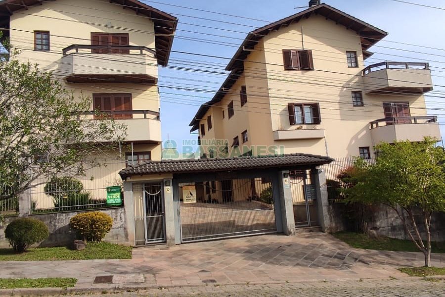 Sobrado com 257m², 4 dormitórios, 3 vagas, no bairro Colina Sorriso em Caxias do Sul para Comprar