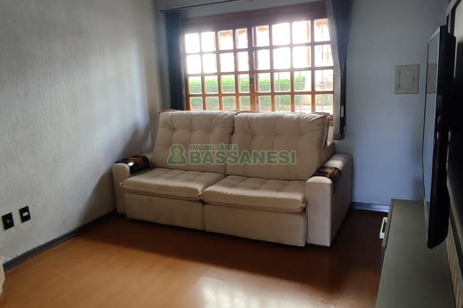 Sobrado com 257m², 4 dormitórios, 3 vagas, no bairro Colina Sorriso em Caxias do Sul para Comprar