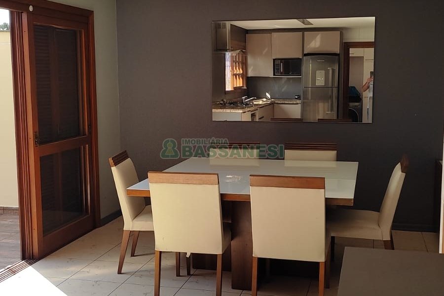 Sobrado com 257m², 4 dormitórios, 3 vagas, no bairro Colina Sorriso em Caxias do Sul para Comprar