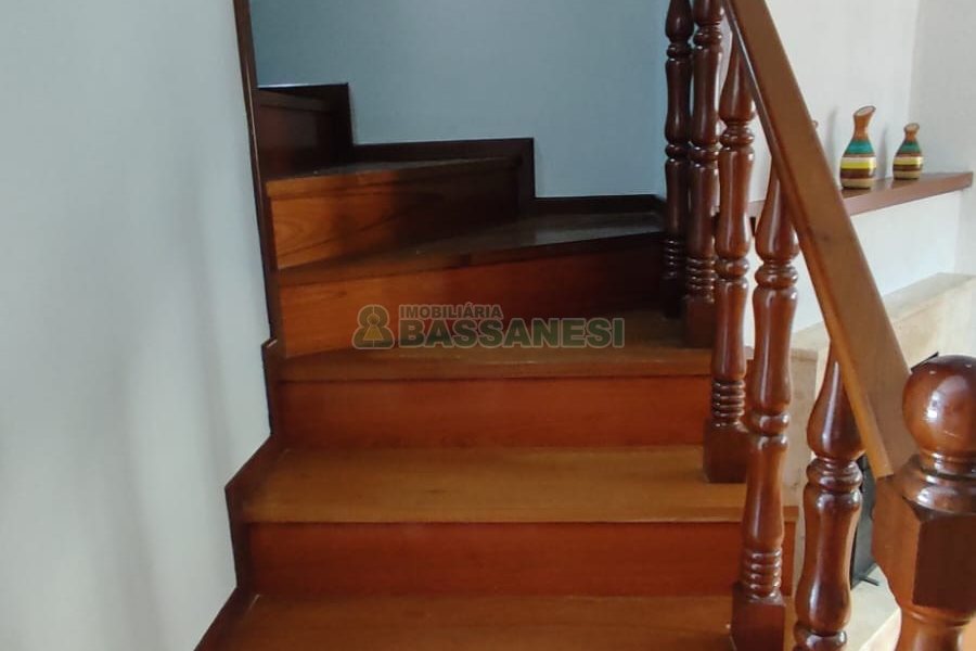 Sobrado com 257m², 4 dormitórios, 3 vagas, no bairro Colina Sorriso em Caxias do Sul para Comprar