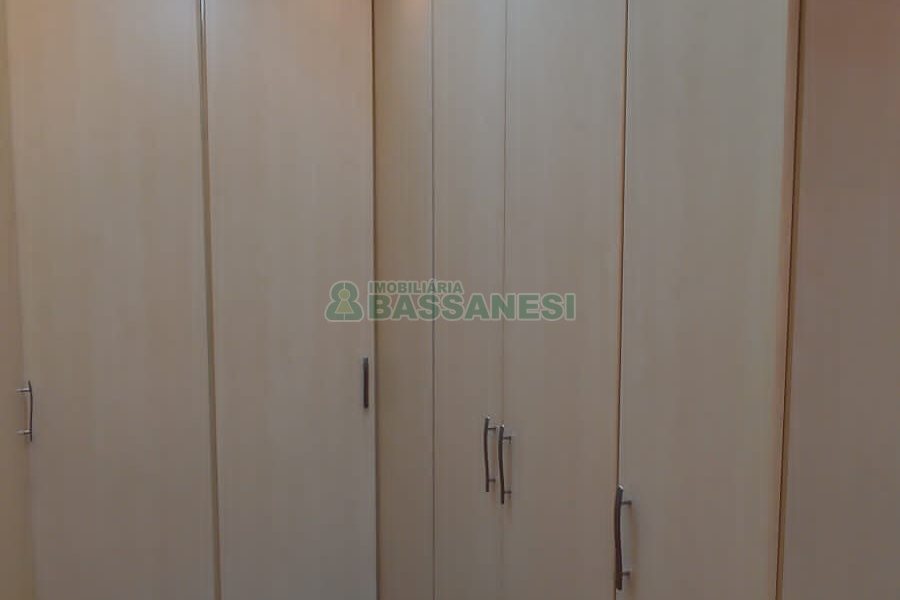 Sobrado com 257m², 4 dormitórios, 3 vagas, no bairro Colina Sorriso em Caxias do Sul para Comprar